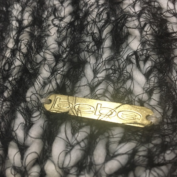 Women’s BEBE Winter Hat With Matching Scarf - Picture 3 of 5